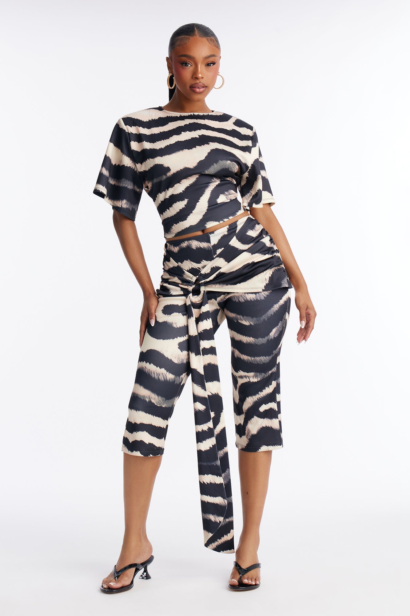Mariah Bold Shoulder Capri Set - Black/combo